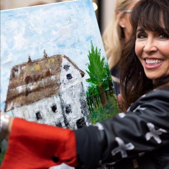 Meet your Posher, Sheila - Picture 1 of 1